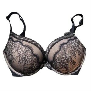 Victorias Secret Size 32DDD Black and Nude Lace Detail Push Up Bra